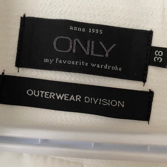 Blaser - Picture 2 of 3